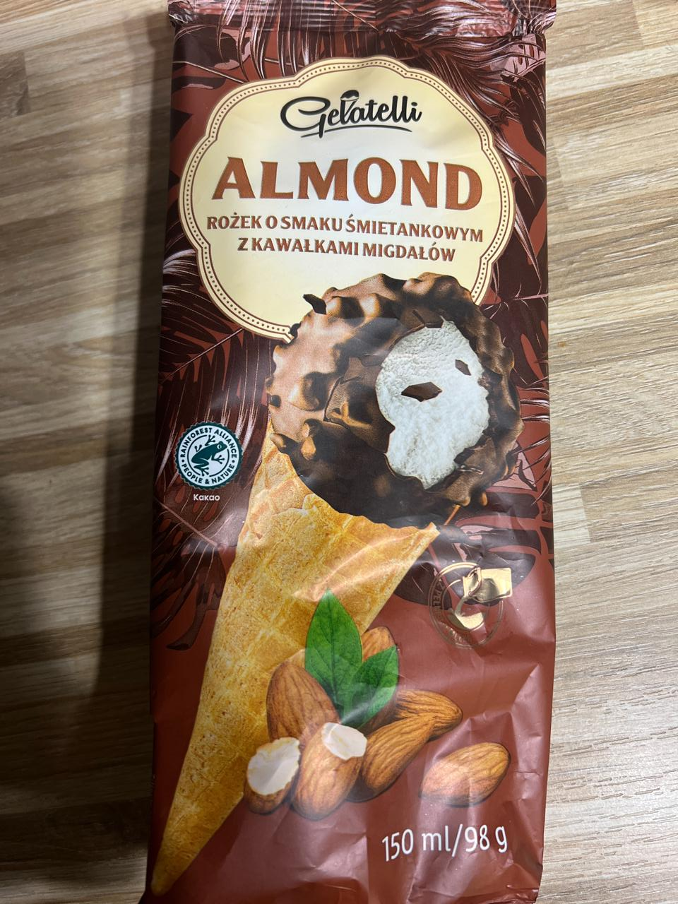Zdjęcia - Almond rożek o smaku śmietankowym z kawałkami migdałów Gelatelli