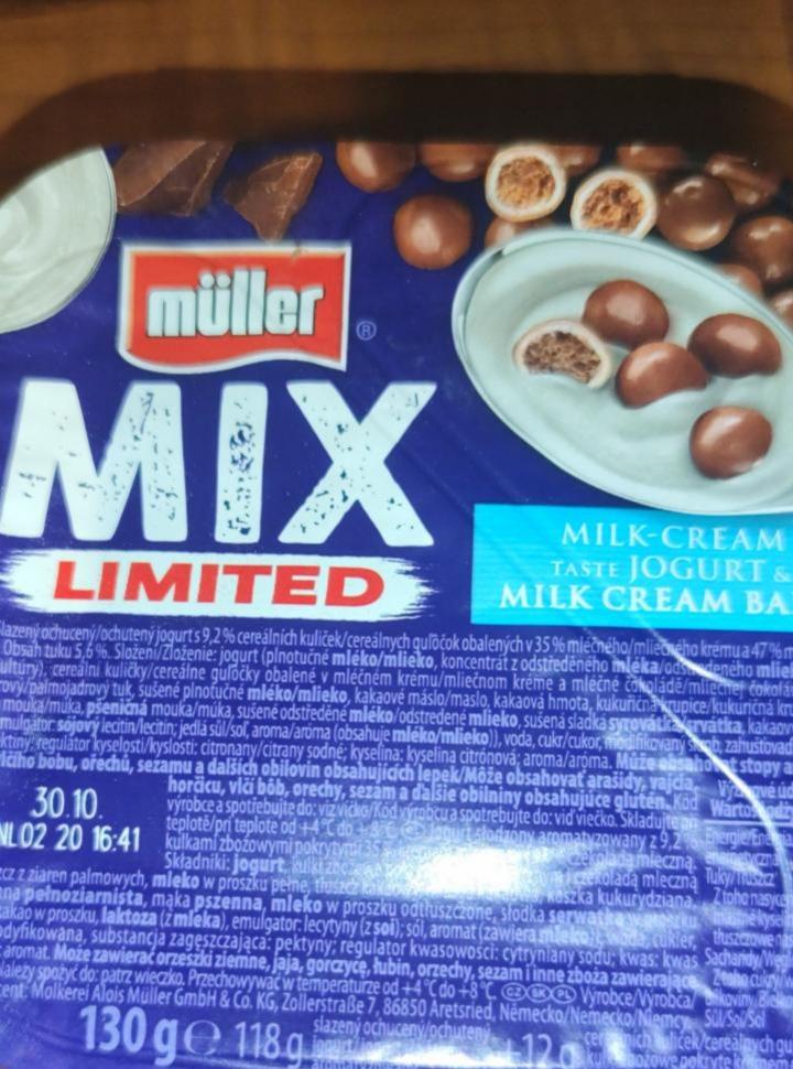 Zdjęcia - Müller Mix Jogurt mleczno-kremowy z kulkami zbożowymi 130 g