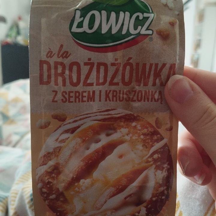 Zdjęcia - A'la drożdżówka z serem i kruszonką Łowicz