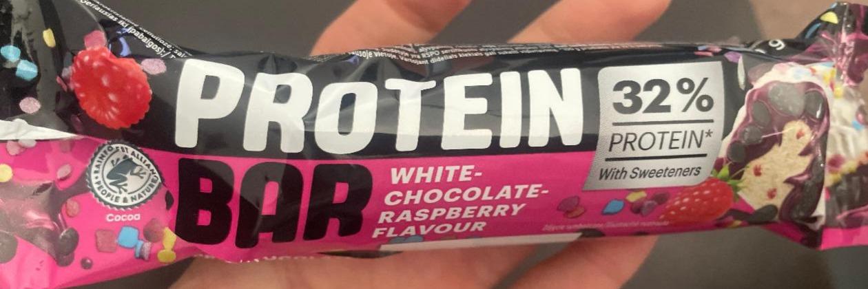 Zdjęcia - Protein bar 32% white chocolate raspberry flavour Lidl