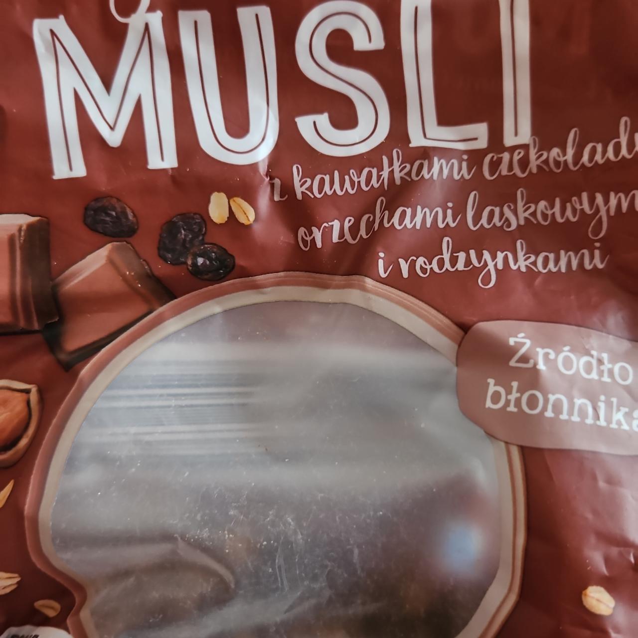 Zdjęcia - Crunchy musli z kawałkami czekolady orzechami laskowymi i rodzynkami Golden Brigde