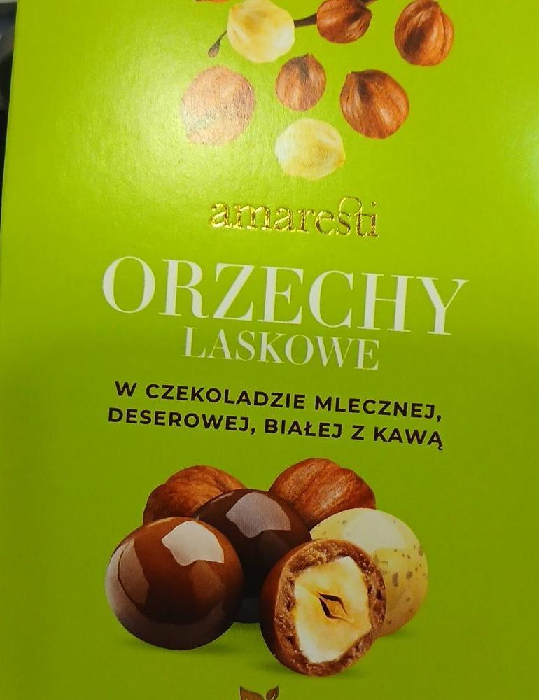 Zdjęcia - Orzechy laskowe w czekoladzie mlecznej deserowej białej z kawą Amaresti