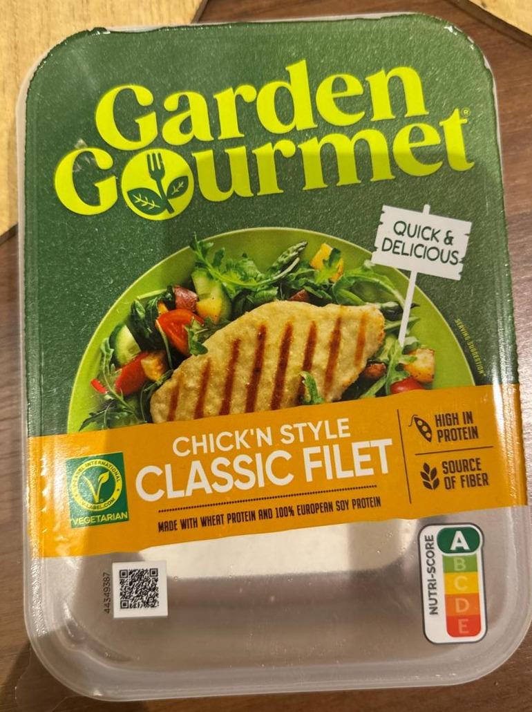Zdjęcia - Vegetarian fillet chicken style Garden Gourmet