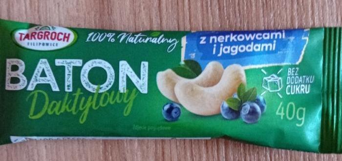 Zdjęcia - Baton daktylowy z nerkowcami i jagodą Targroch