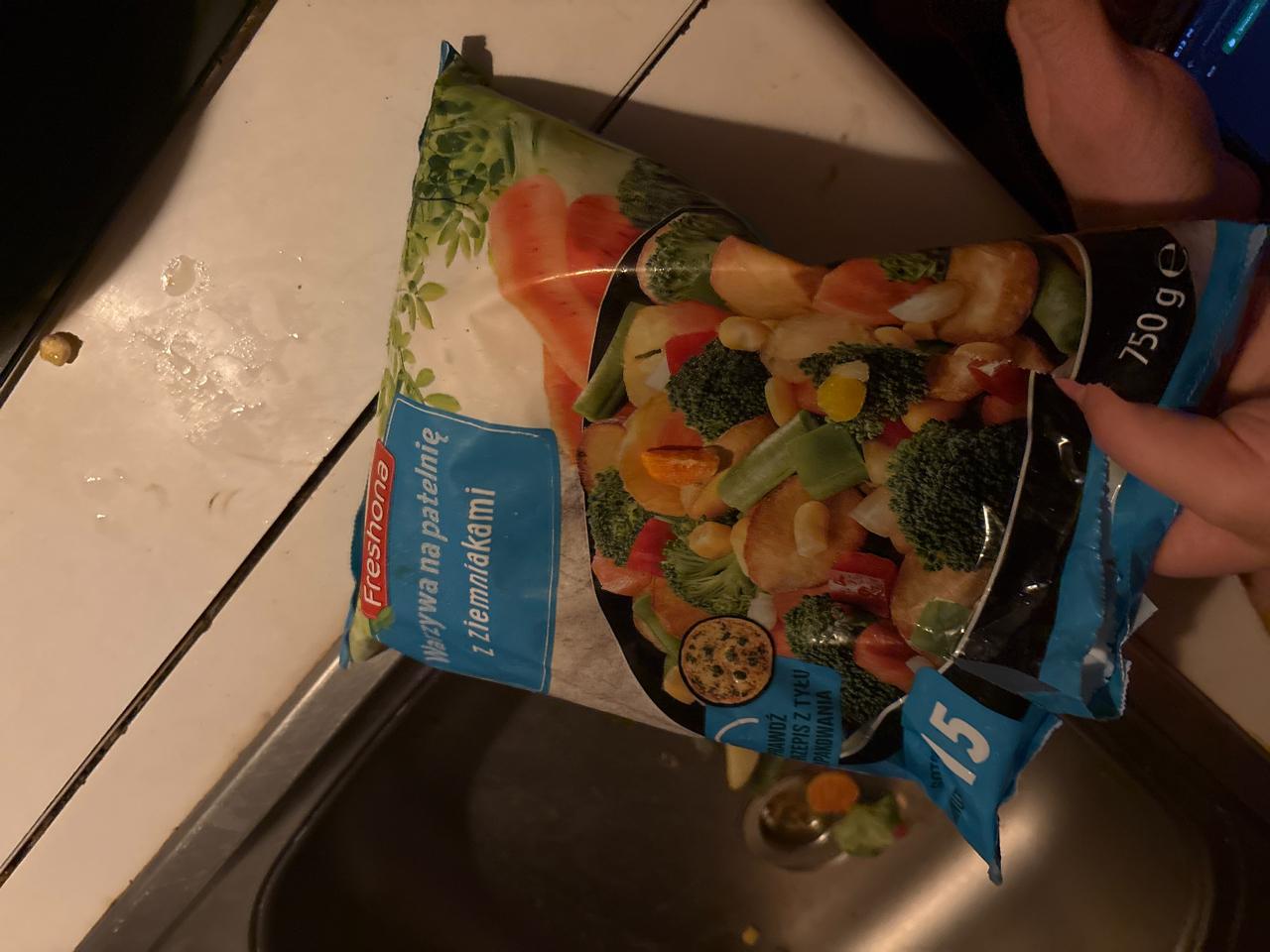 Zdjęcia - Warzywa na patelnię z ziemniakami Freshona