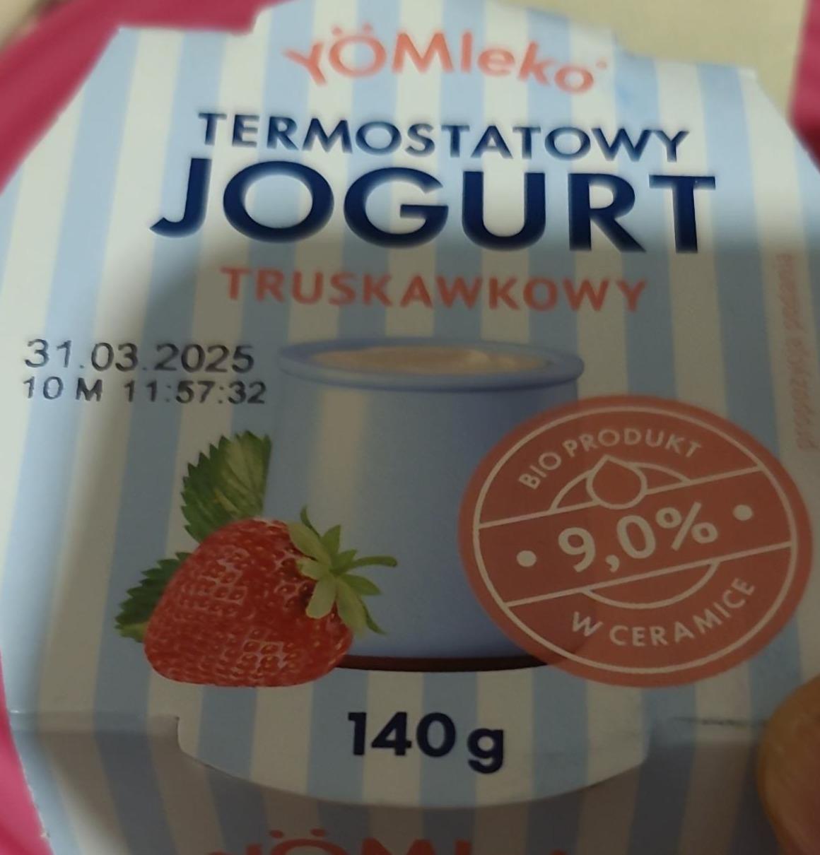 Zdjęcia - Termostatowy jogurst truskawkowy Yomleko