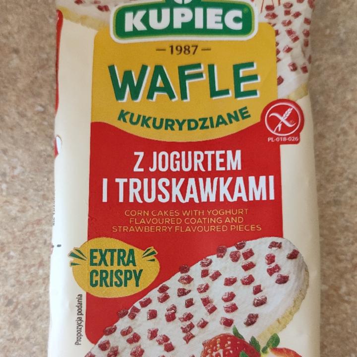 Zdjęcia - Kupiec Wafle kukurydziane z jogurtem i truskawkami 64 g (4 sztuki)