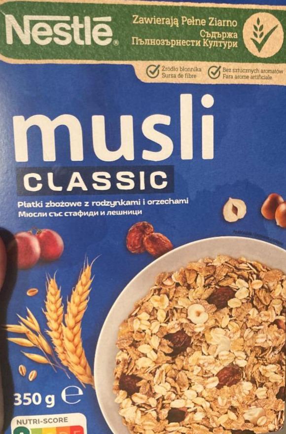 Zdjęcia - Nestlé Musli Classic Płatki zbożowe z rodzynkami i orzechami 350 g