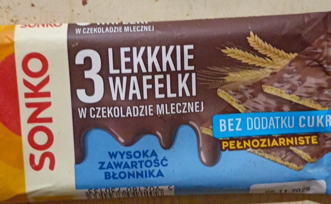 Zdjęcia - 3 lekkie wafelki w czekoladzie mlecznej pełnoziarniste Sonko