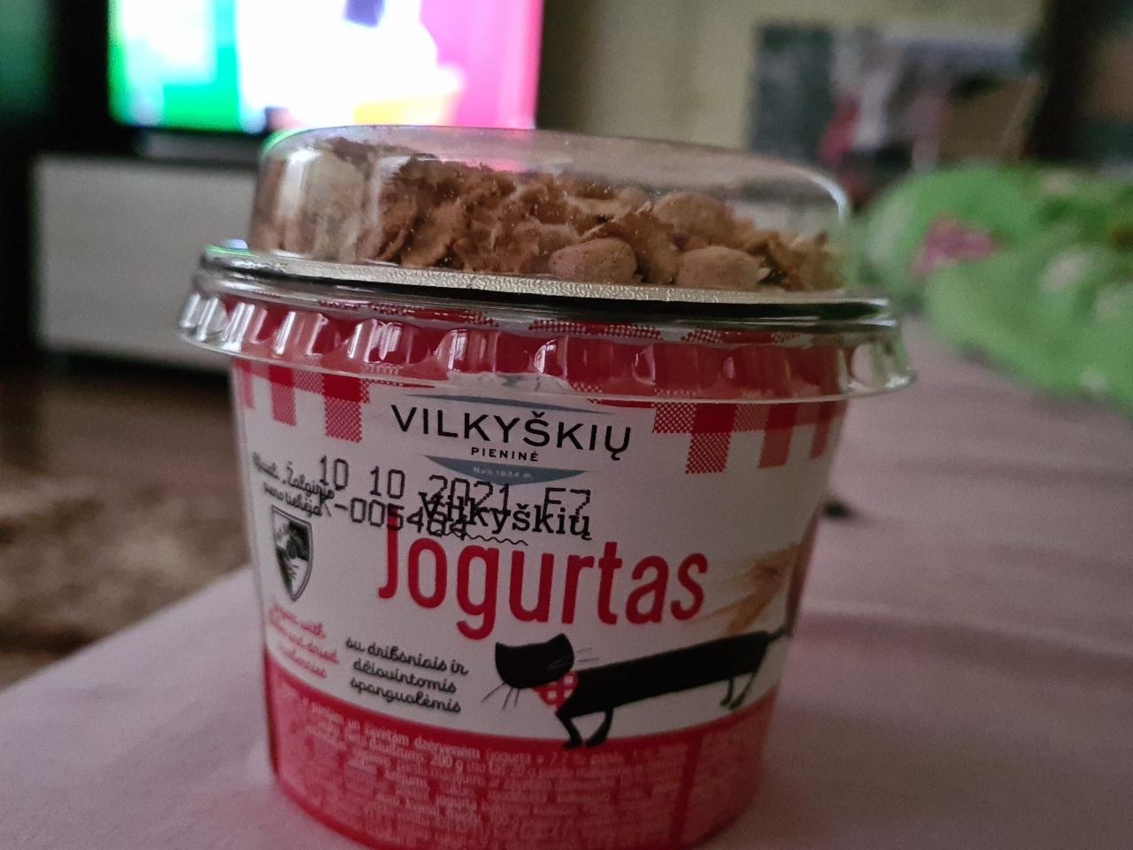 Zdjęcia - vilkyškių jogurtas su džiovintomis spanguolėmis
