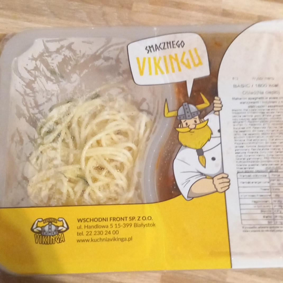 Zdjęcia - Makaron spaghetti w sosie chińskim z warzywami i indykiem z natką pietruszki i sezamem Kuchnia vikinga