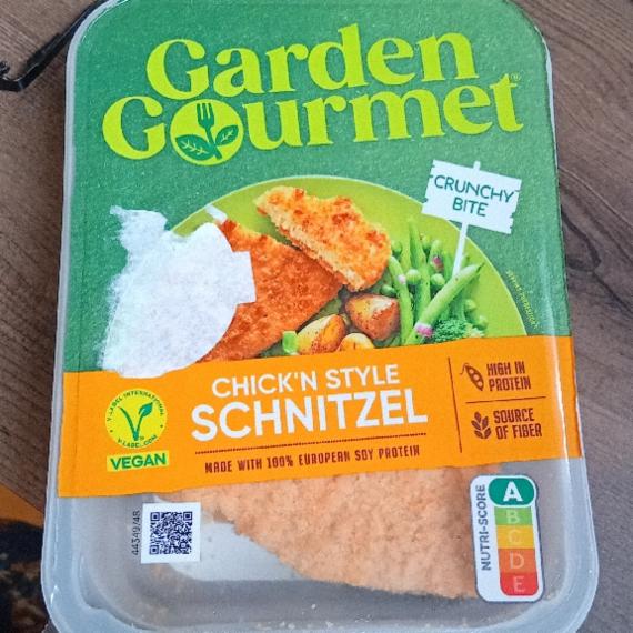 Zdjęcia - Garden Gourmet Chick'n Style Schnitzel Wegański produkt na bazie białka sojowego 180 g