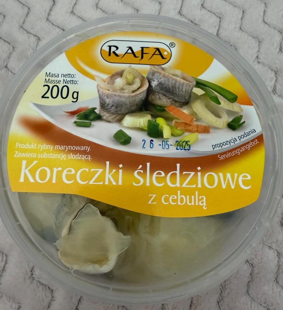 Zdjęcia - Koreczki śledziowe z cebulą Rafa