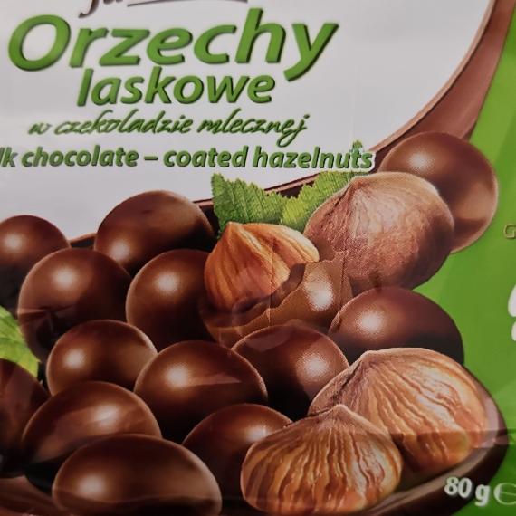 Zdjęcia - Jutrzenka Orzechy laskowe w mlecznej czekoladzie 80 g