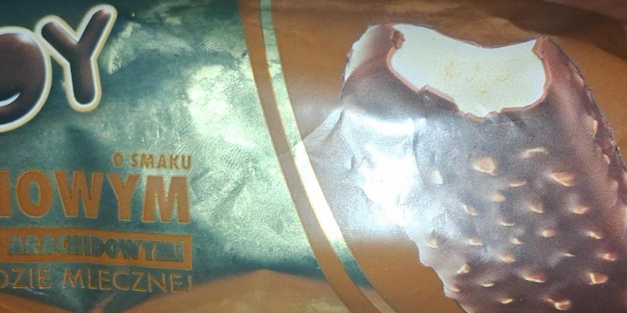 Zdjęcia - Lody o smaku waniliowym z orzeszkami arachidowymi w czekoladzie mlecznej Joy