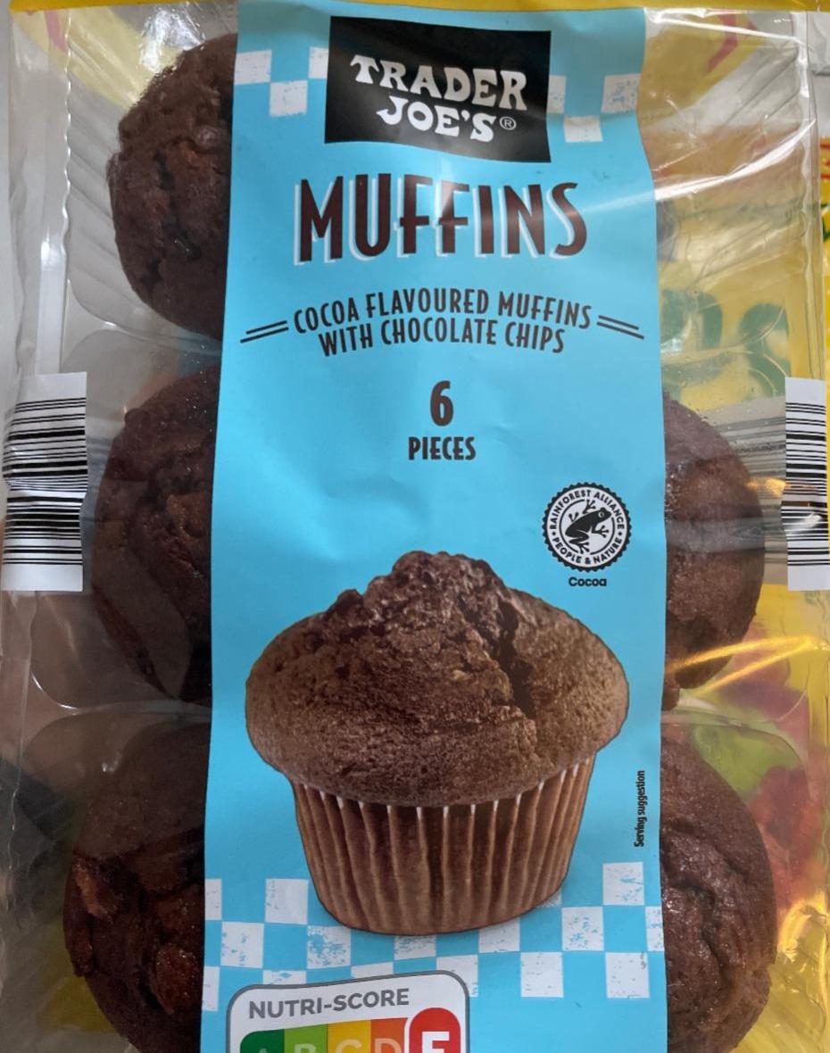 Zdjęcia - Muffins cocoa flavoured with chocolate chips Trader Joe's