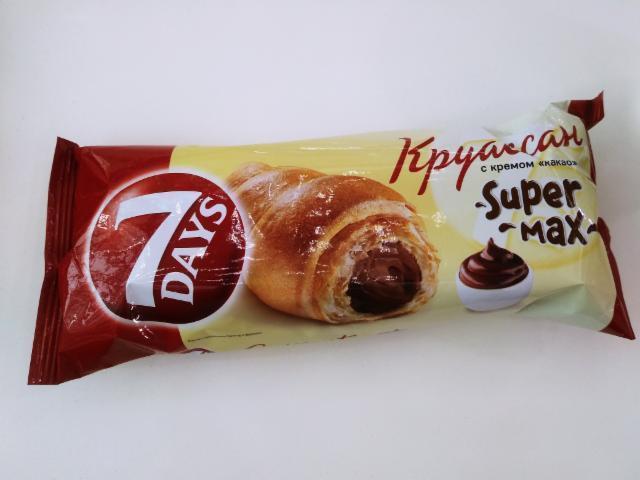 Zdjęcia - Super Max Rogalik z nadzieniem kakaowym 7 Days