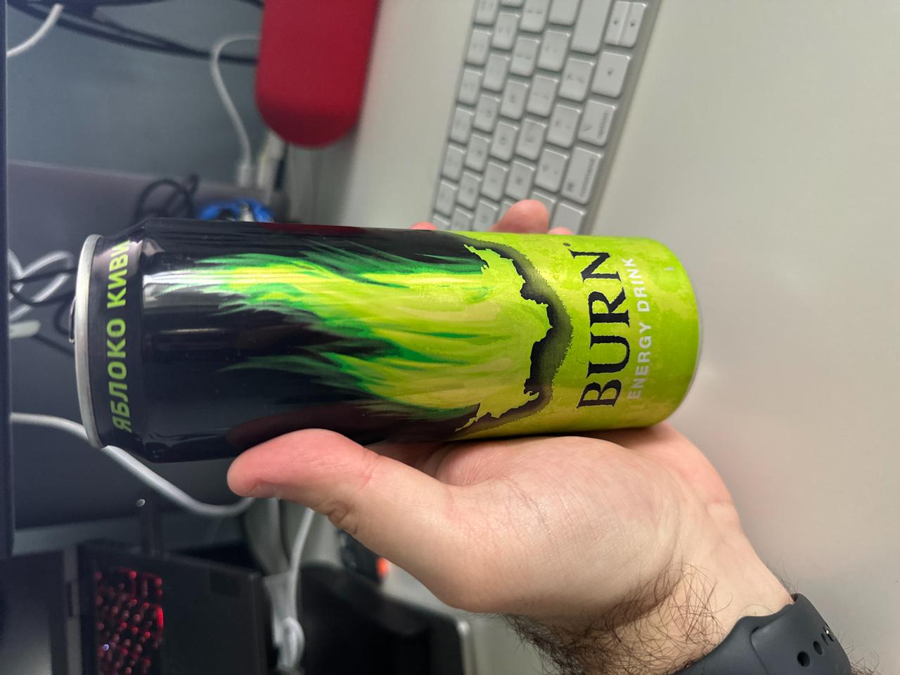 Zdjęcia - Energy drink apple kiwi Burn