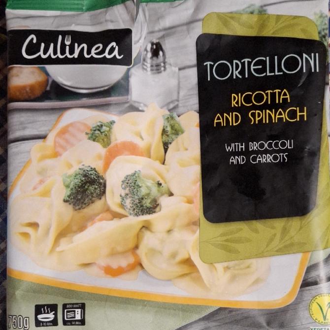 Zdjęcia - Tortellini z ricottą i szpinakiem Culinea