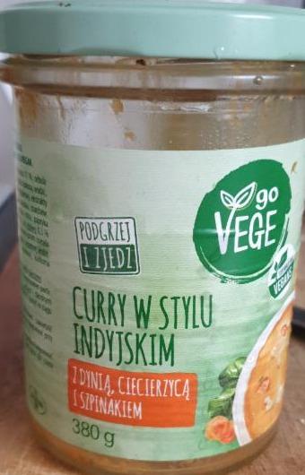Zdjęcia - Curry w stylu indyjskim z dynią, ciecierzycą i szpinakiem Go Vege