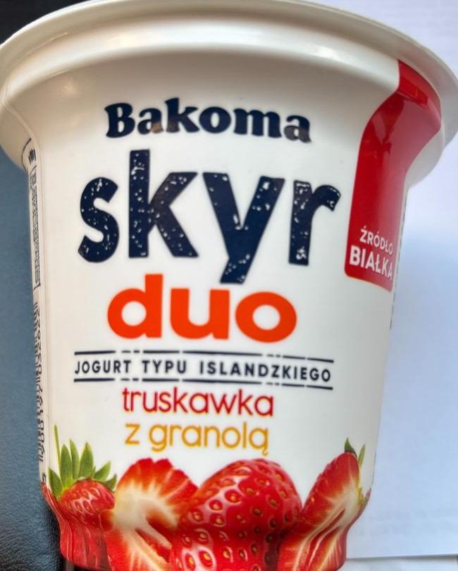 Zdjęcia - Skyr duo jogurt typu islandzkiego truskawka z granolą Bakoma