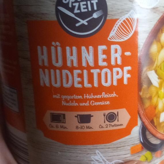 Zdjęcia - Huhnernudeltopf mit gegartem huhnerfleisch nudeln und gemuse Speise zeit