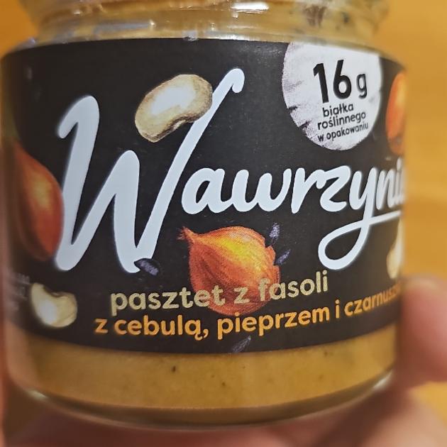 Zdjęcia - Pasztet z fasoli z cebulą pieprzem i czarnuszką Wawrzyniec