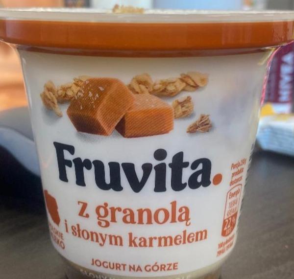 Zdjęcia - FruVita z granolą i slonym karmelem