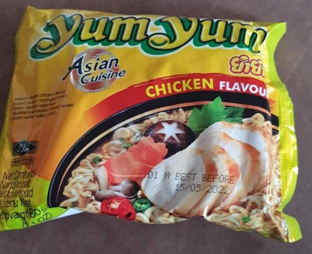 Zdjęcia - Chicken flavour instant noodles Yum Yum