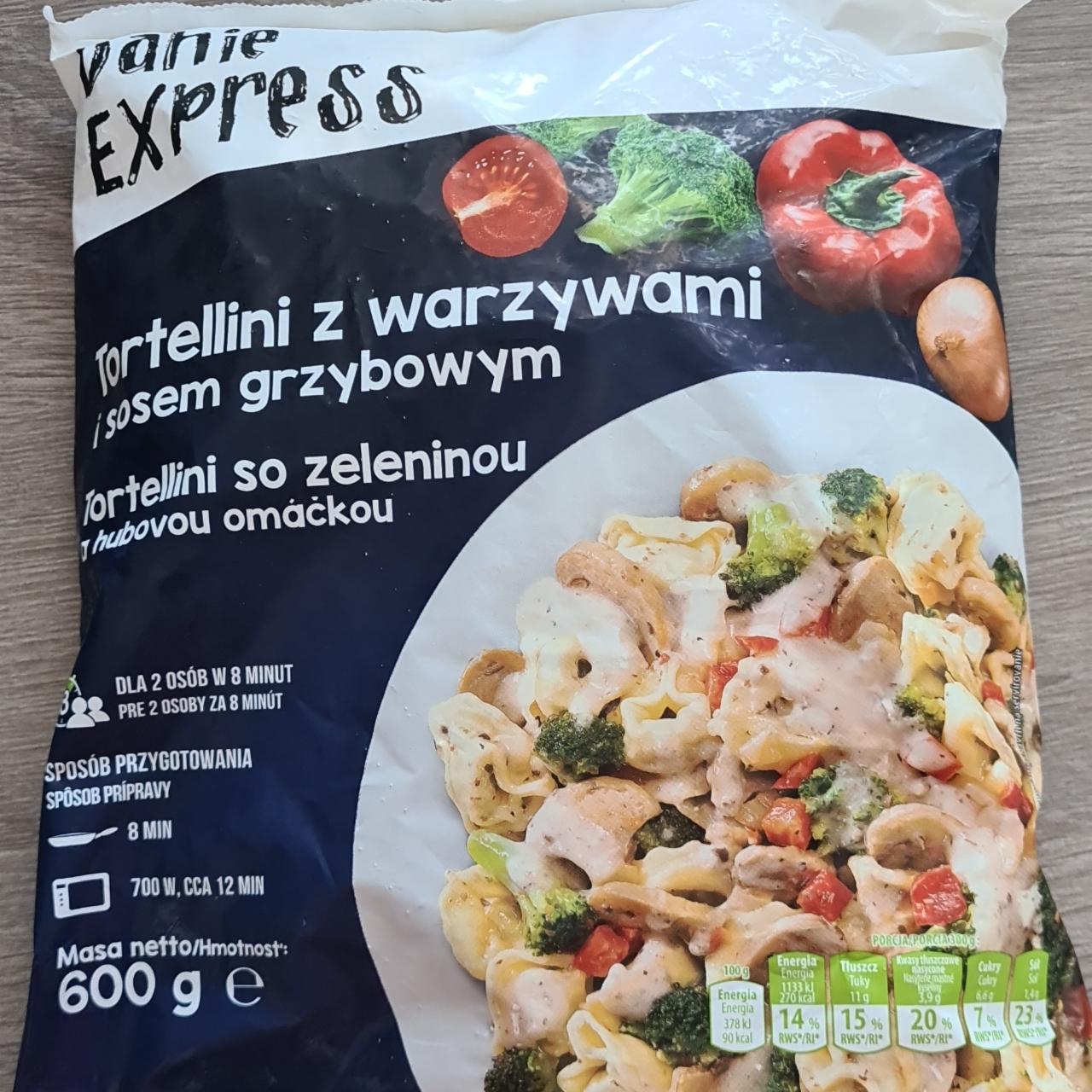 Zdjęcia - Tortellini z warzywami i sosem grzybowym Danie Express