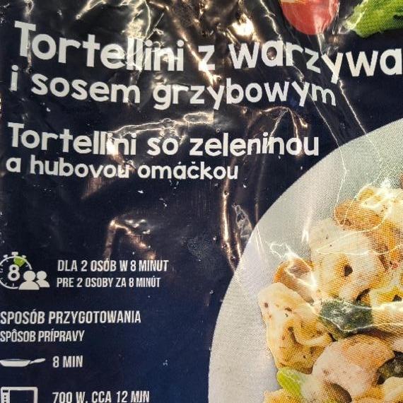 Zdjęcia - Tortellini z warzywami i sosem grzybowym Danie Express
