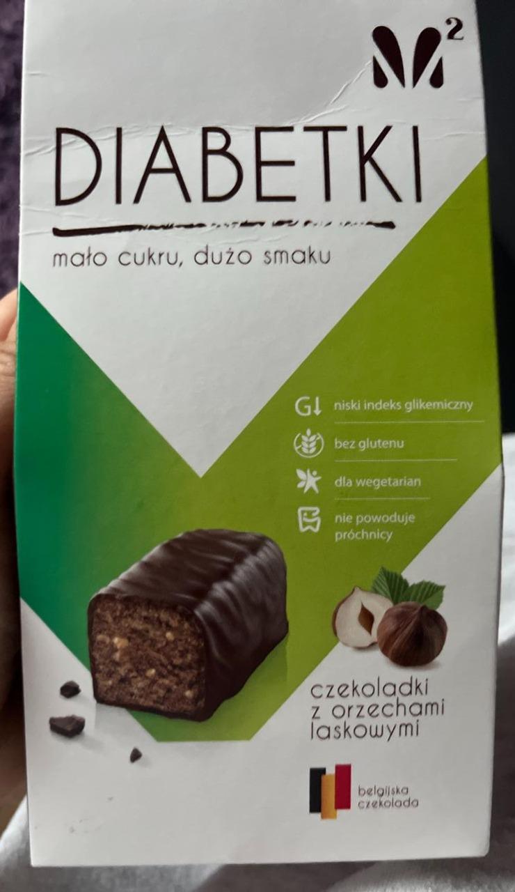 Zdjęcia - Czekoladki z orzechami laskowymi Diabetki