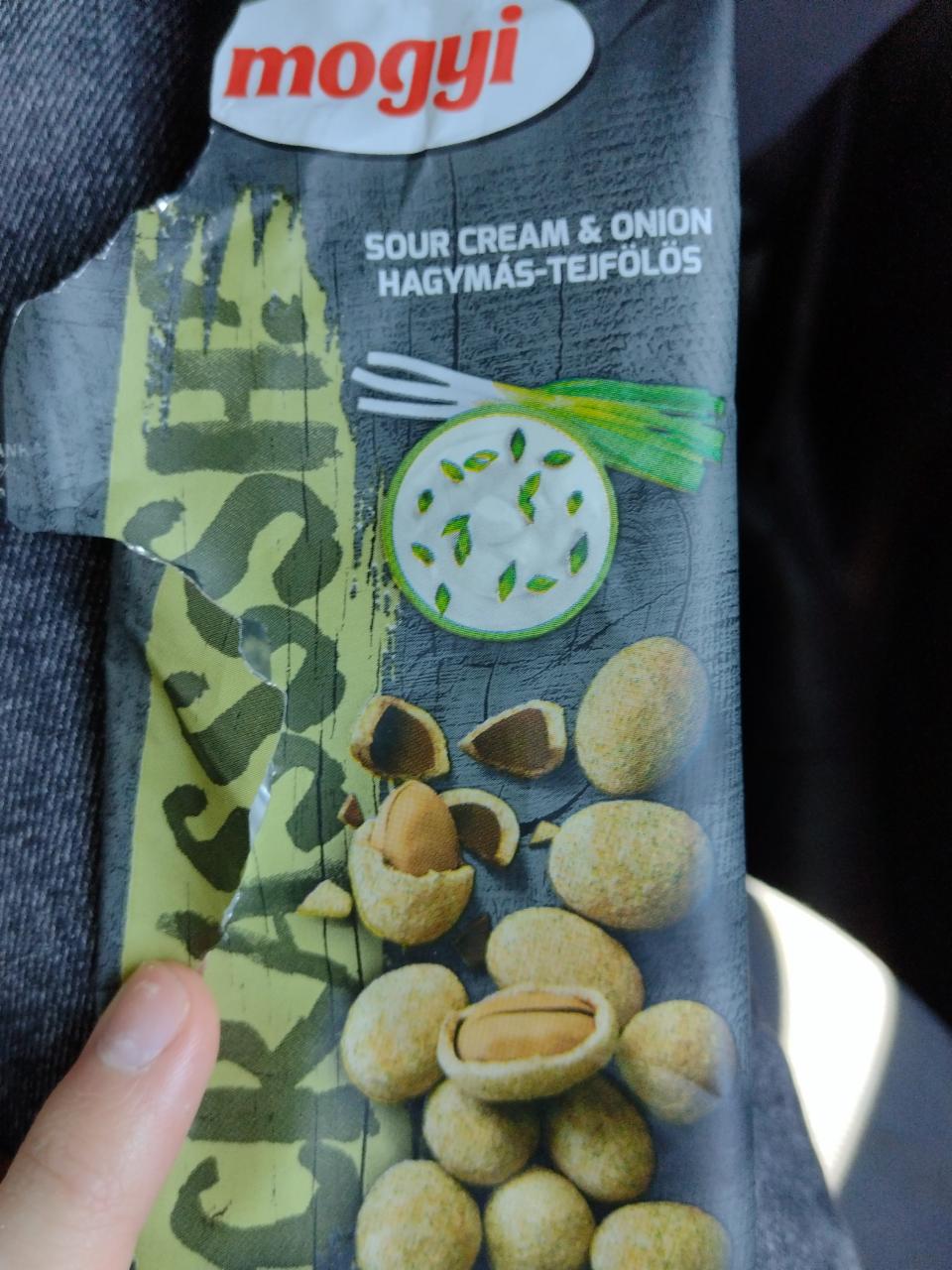 Zdjęcia - Mogyi Crasssh! Roasted Peanuts with Onion and Sour Cream Flavoured Crispy Coating 60 g