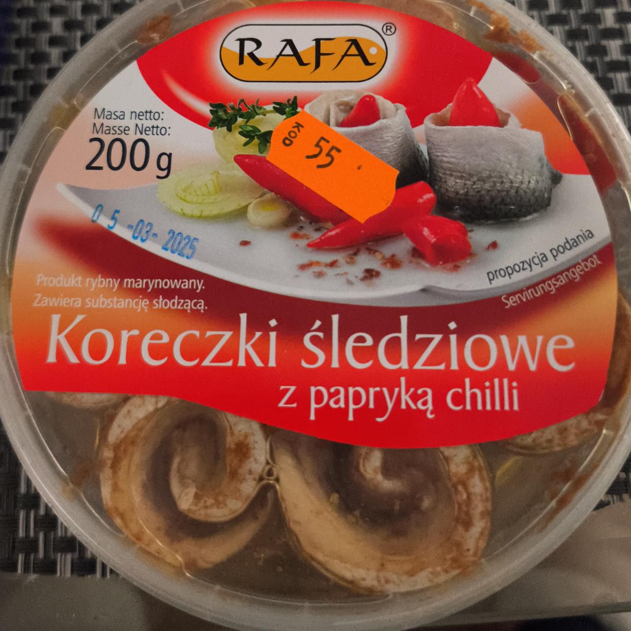 Zdjęcia - Koreczki śledziowe z papryką chilli Rafa
