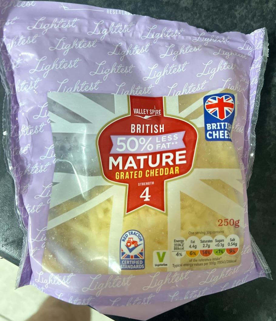 Zdjęcia - British 50% less fat Mature Grated Cheddar Valley Spire