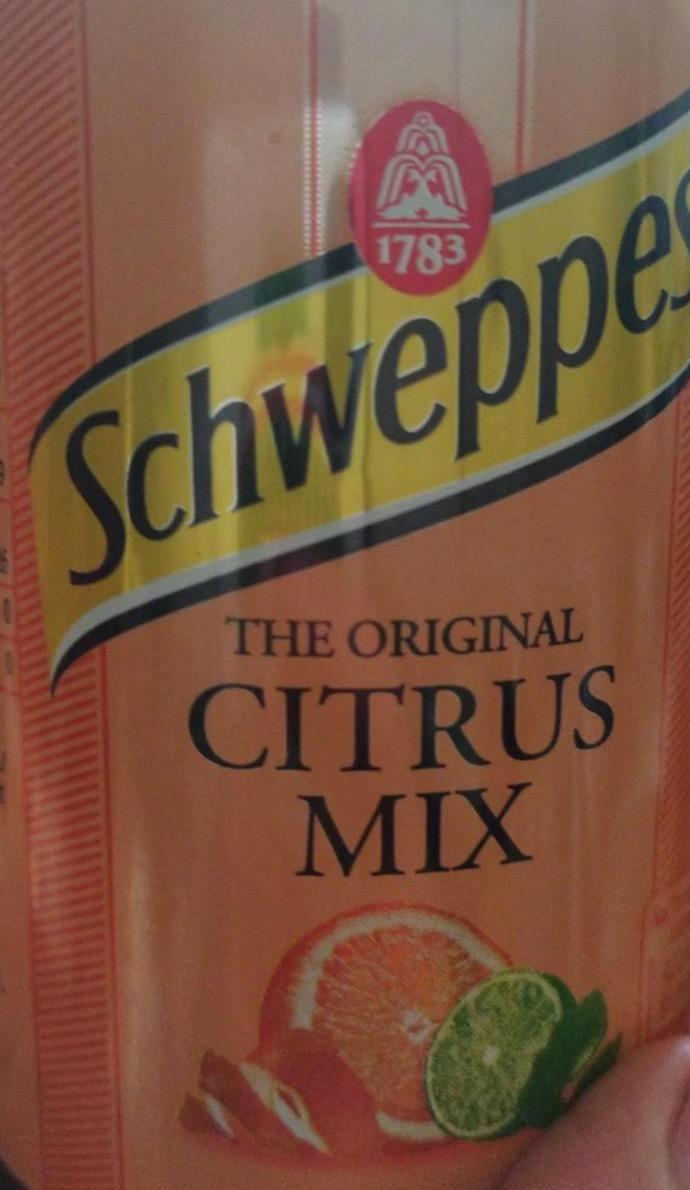 Zdjęcia - Citrus Mix Napój gazowany 1,35 l Schweppes