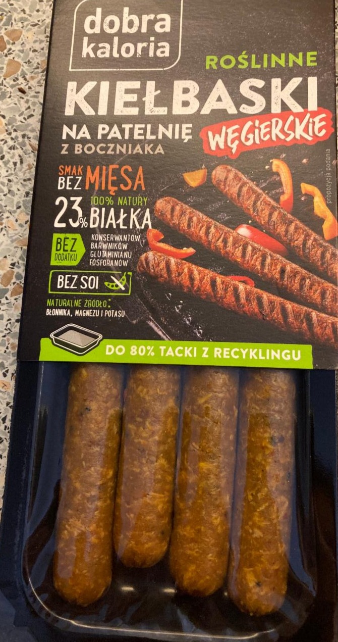 Zdjęcia - Roślinne kiełbaski na patelnię węgierskie Dobra Kaloria