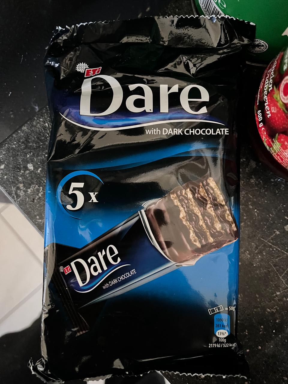 Zdjęcia - Dare wafer with dark chocolate & cream Eti