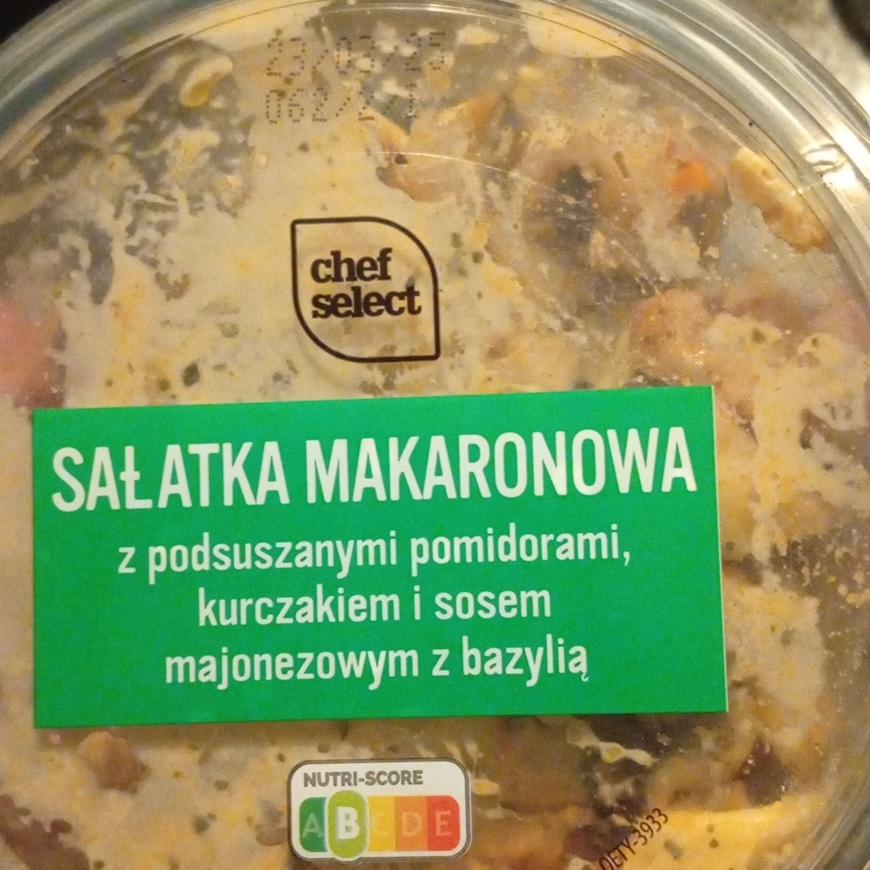 Zdjęcia - Sałatka makaronowa z podsuszonymi pomidorami, kurczakiem i sosem majonezowym z bazylią Chef Select