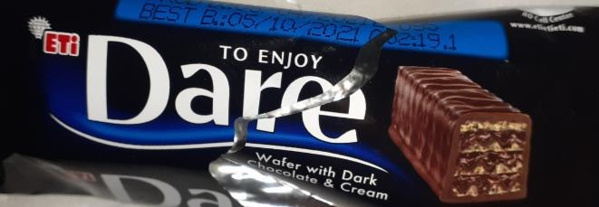 Zdjęcia - Dare Baton z orzeszkami ziemnymi karmelem nugatem kulkami pszennymi pokryty mleczną czekoladą 50 g